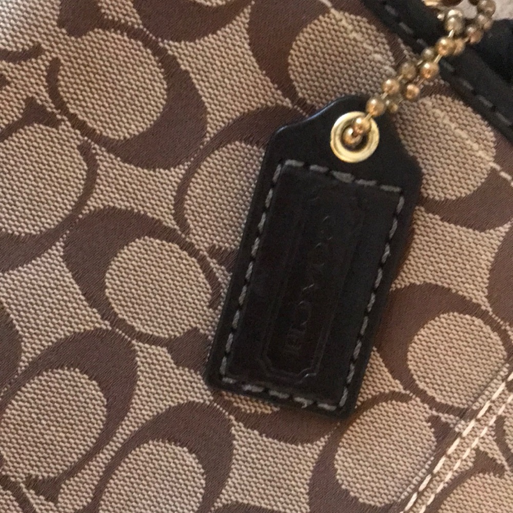 Authentic Coach signature collection purse - Picture 2 of 11